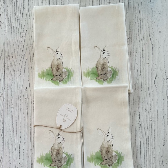 Pottery Barn - Hilltop Garden Bunny Napkins (2 Sets of Four) - Picture 4 of 8